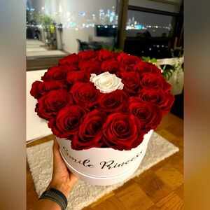 Rose box long lasting rose arrangement